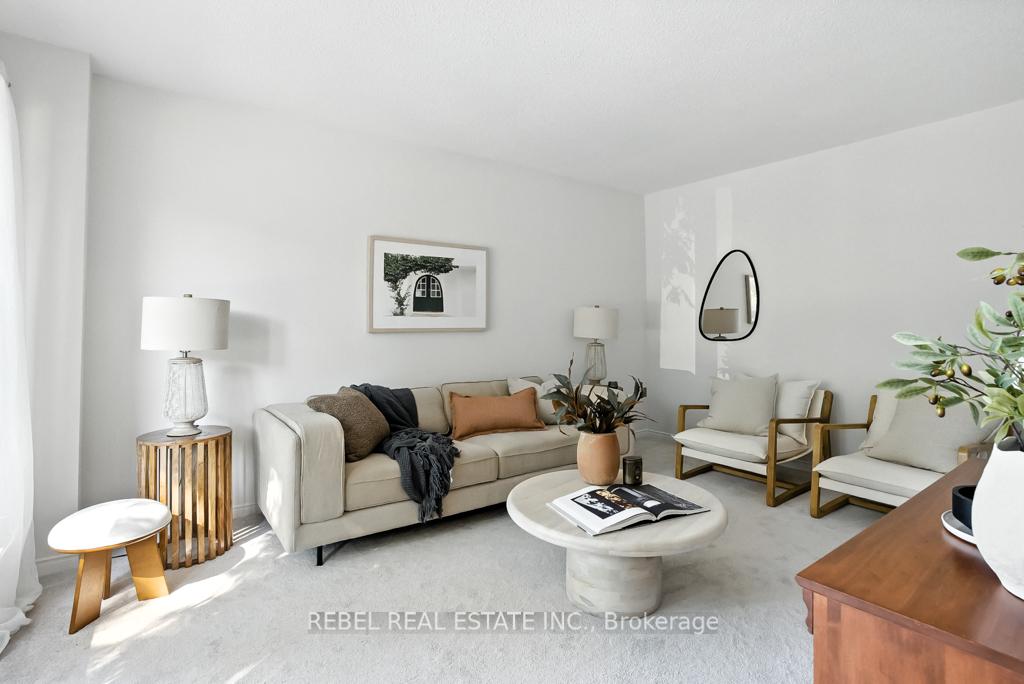 Photo 5 of 1 Maplewood Drive, Whitby, Blue Grass Meadows — HOMEH