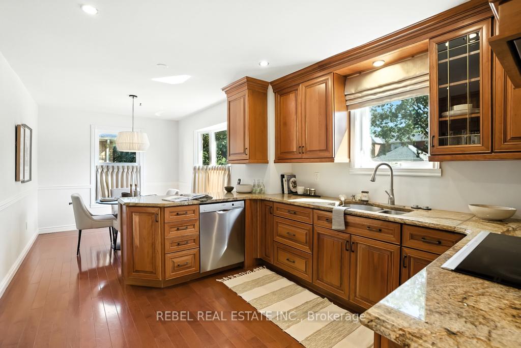 Photo 12 of 1 Maplewood Drive, Whitby, Blue Grass Meadows — HOMEH