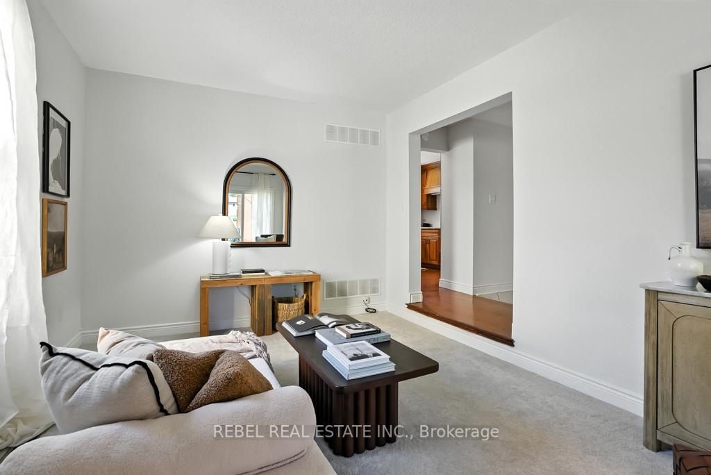 Photo 22 of 1 Maplewood Drive, Whitby, Blue Grass Meadows — HOMEH