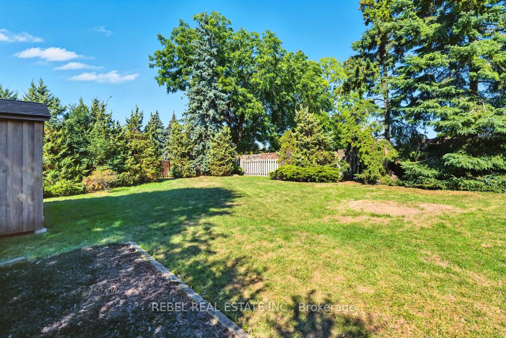 Photo 45 of 1 Maplewood Drive, Whitby, Blue Grass Meadows — HOMEH