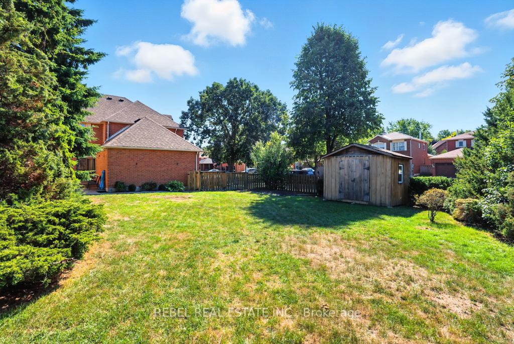 Photo 46 of 1 Maplewood Drive, Whitby, Blue Grass Meadows — HOMEH