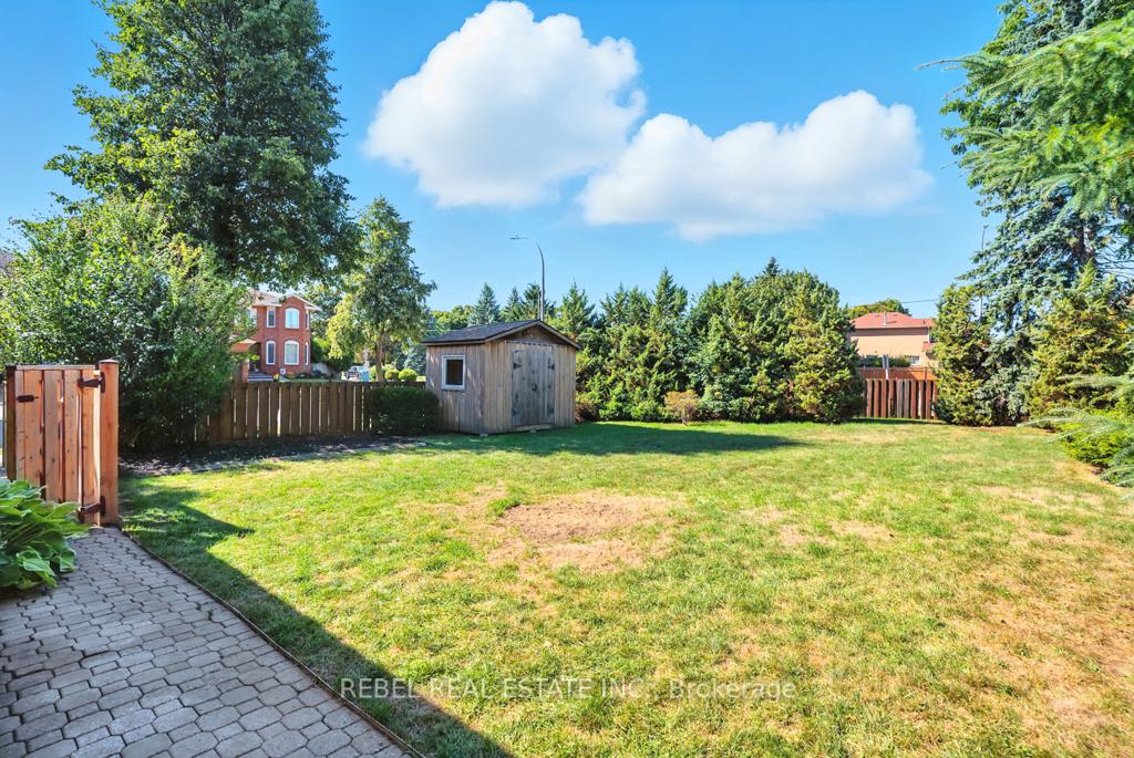 Photo 47 of 1 Maplewood Drive, Whitby, Blue Grass Meadows — HOMEH