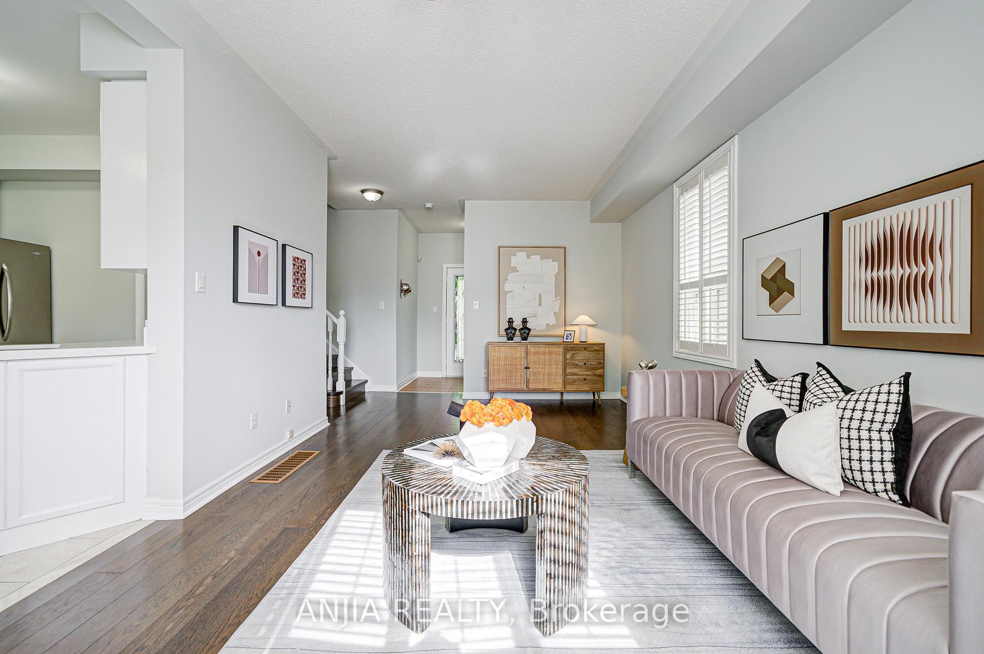 Photo 7 of 100 Charest Place, Whitby, Brooklin — HOMEH