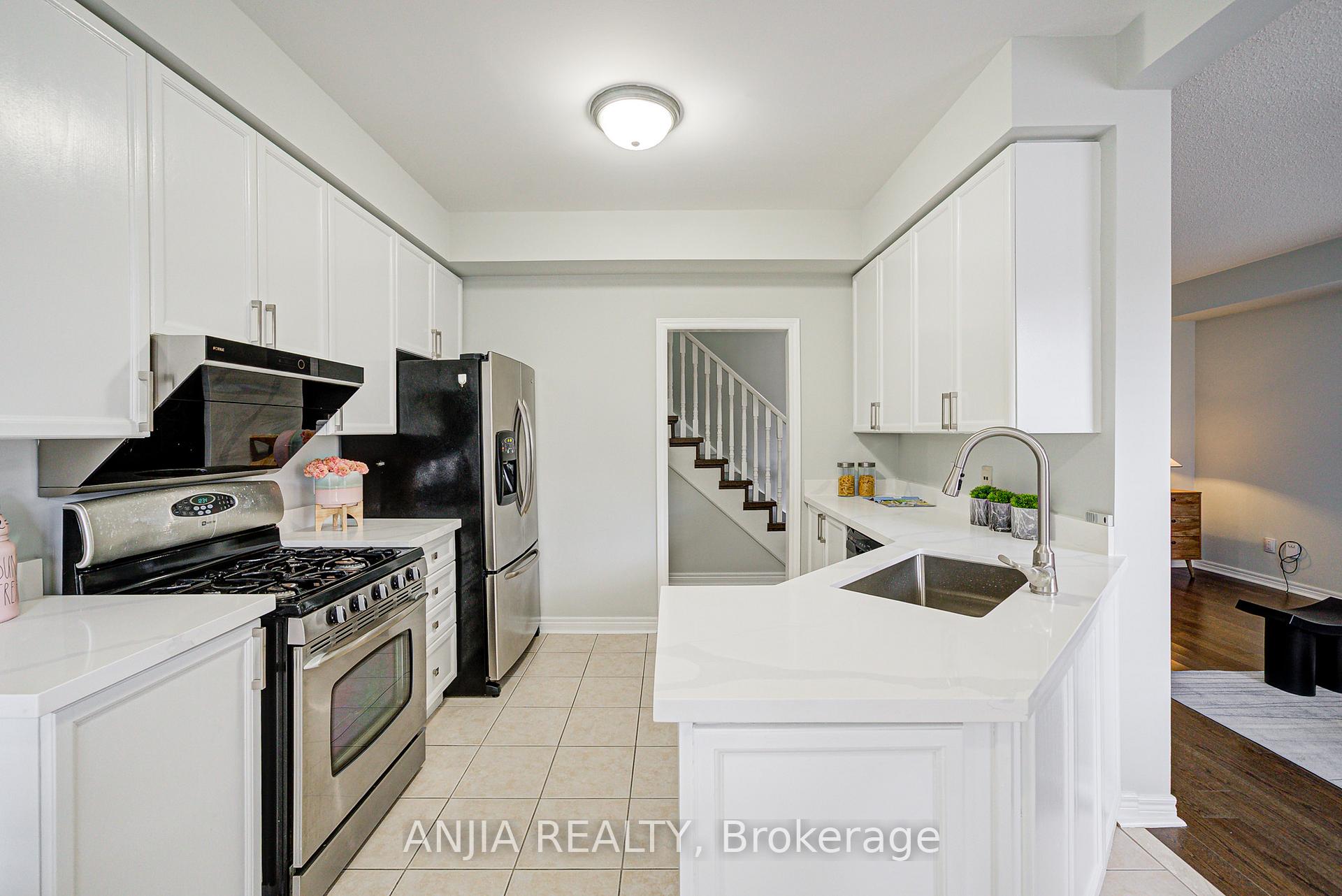 Photo 14 of 100 Charest Place, Whitby, Brooklin — HOMEH