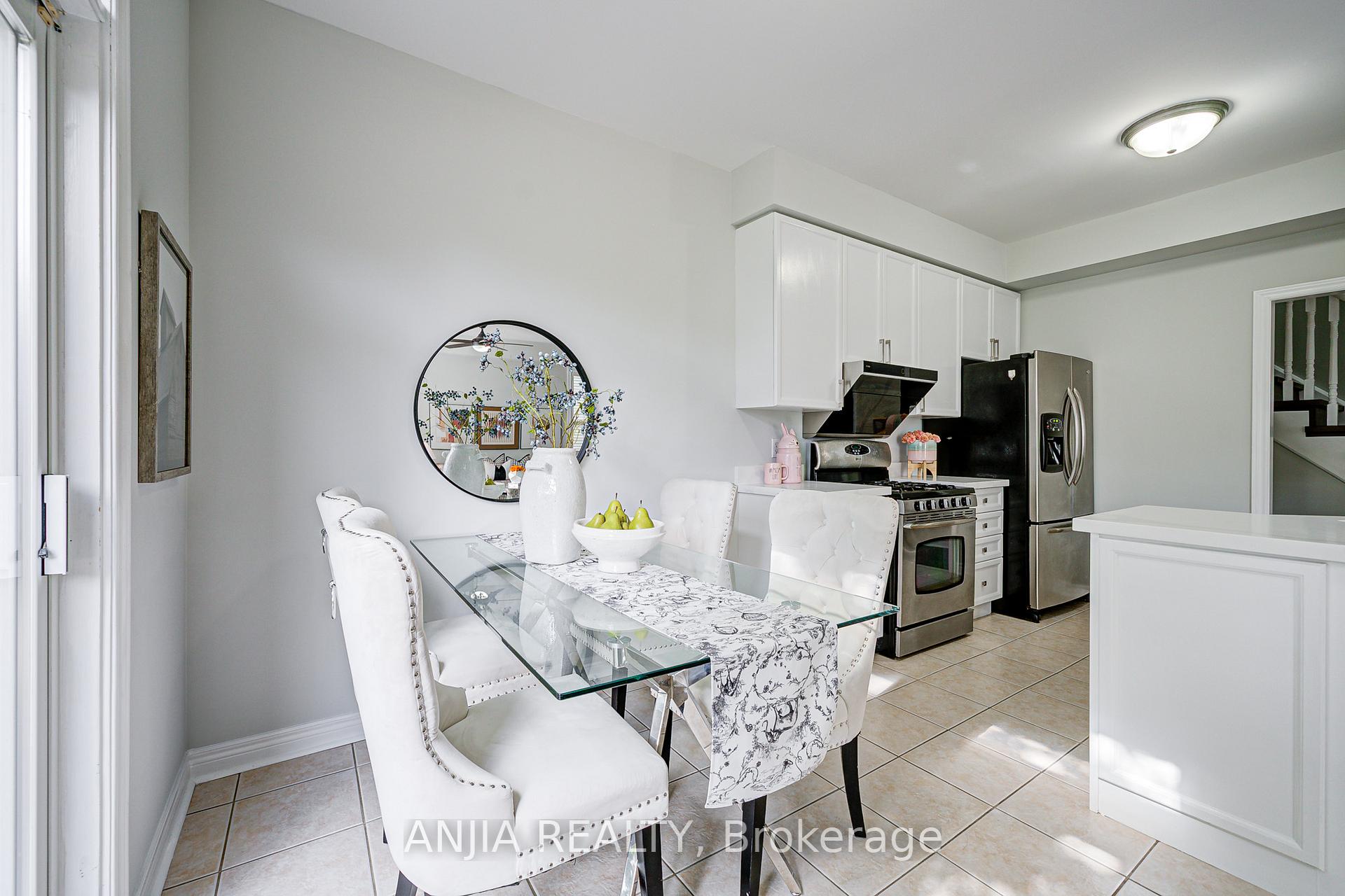 Photo 18 of 100 Charest Place, Whitby, Brooklin — HOMEH