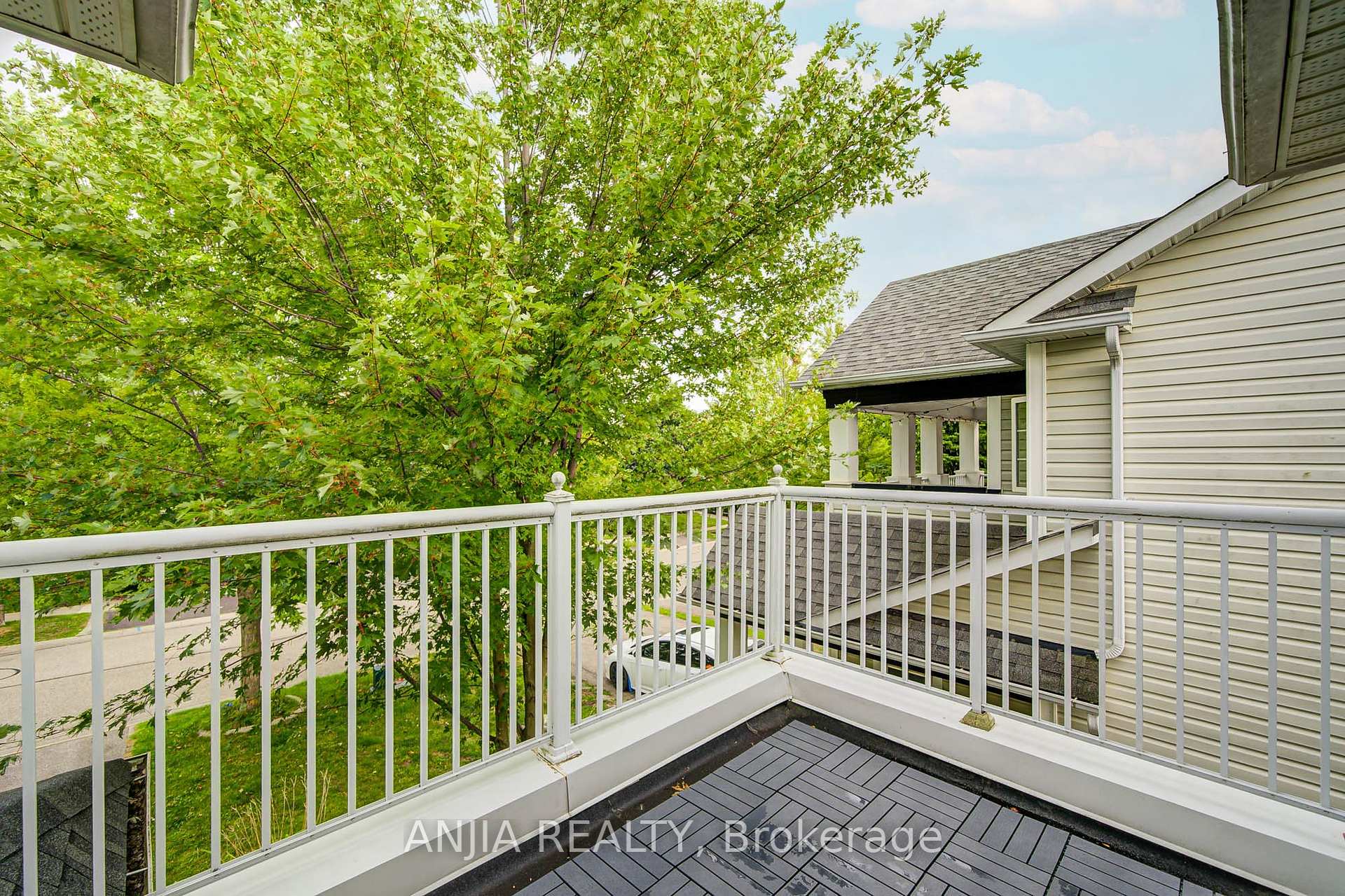 Photo 34 of 100 Charest Place, Whitby, Brooklin — HOMEH