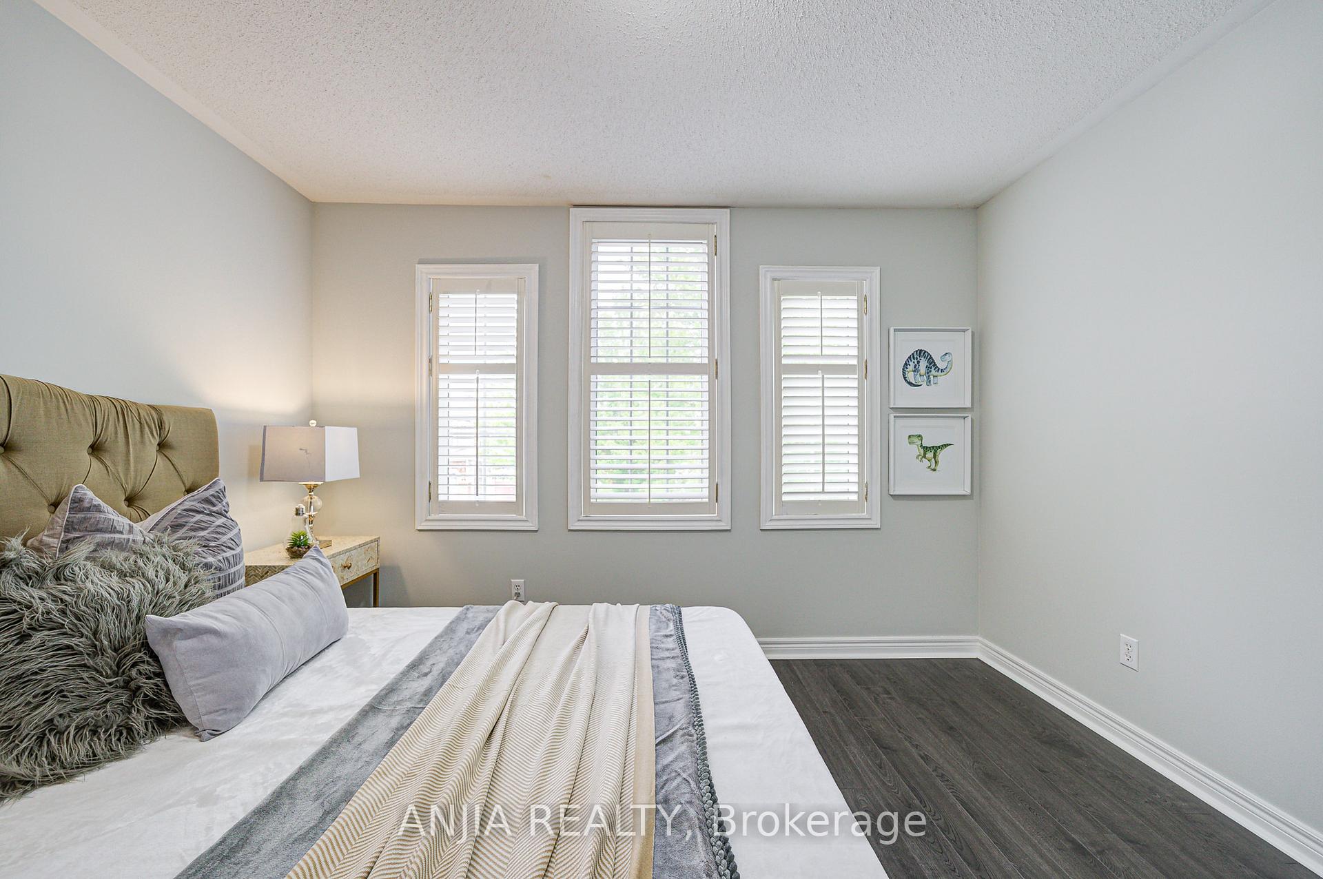 Photo 47 of 100 Charest Place, Whitby, Brooklin — HOMEH