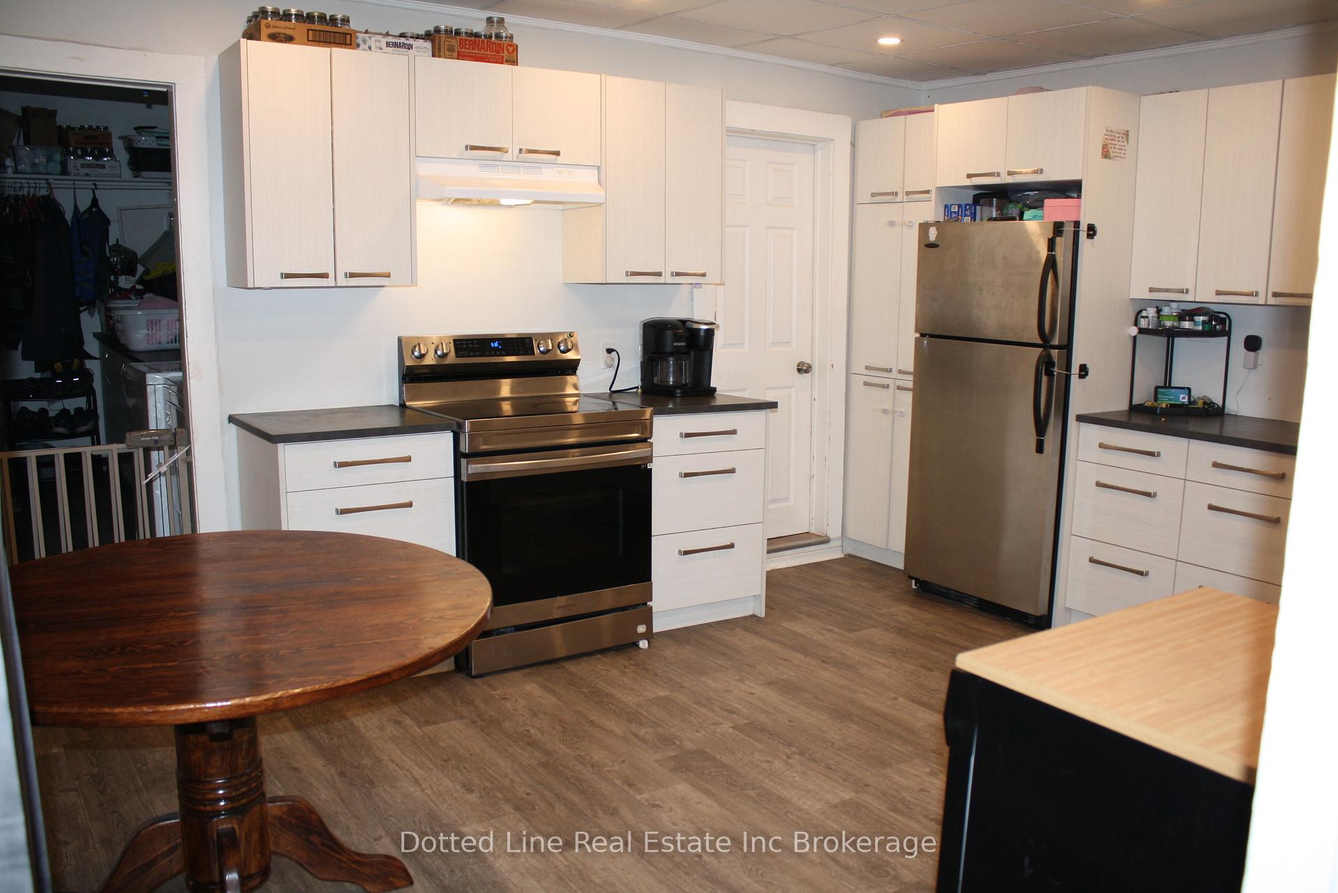 Photo 3 of 55 Pine Street E, Aylmer — HOMEH