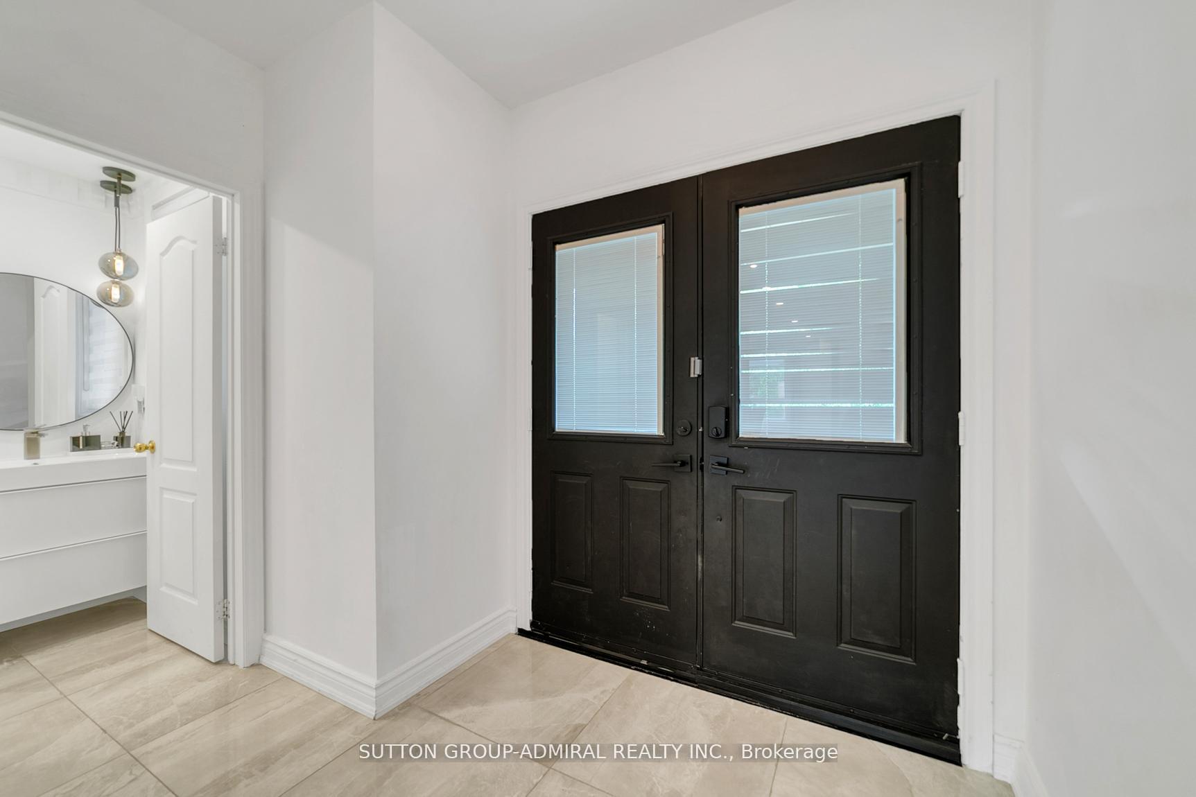 Photo 3 of 235 Conover Avenue, Aurora, Bayview Northeast — HOMEH