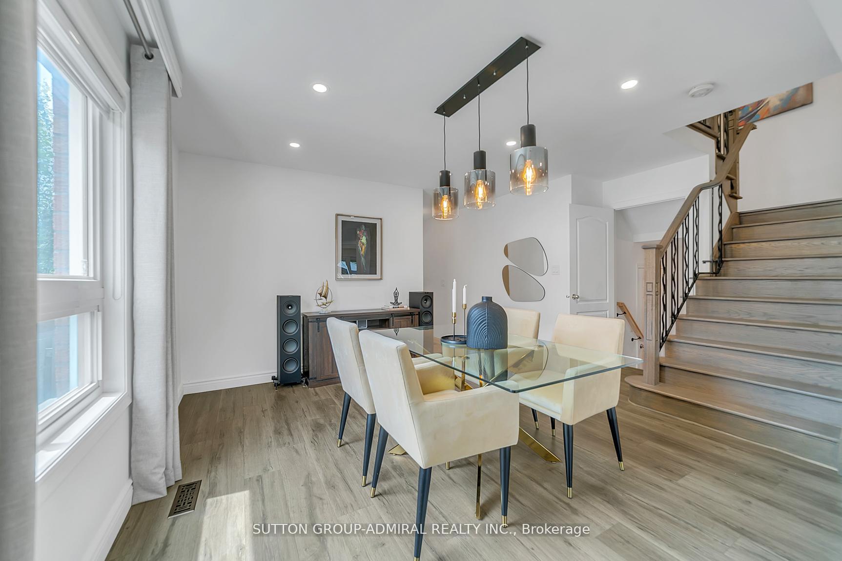 Photo 10 of 235 Conover Avenue, Aurora, Bayview Northeast — HOMEH