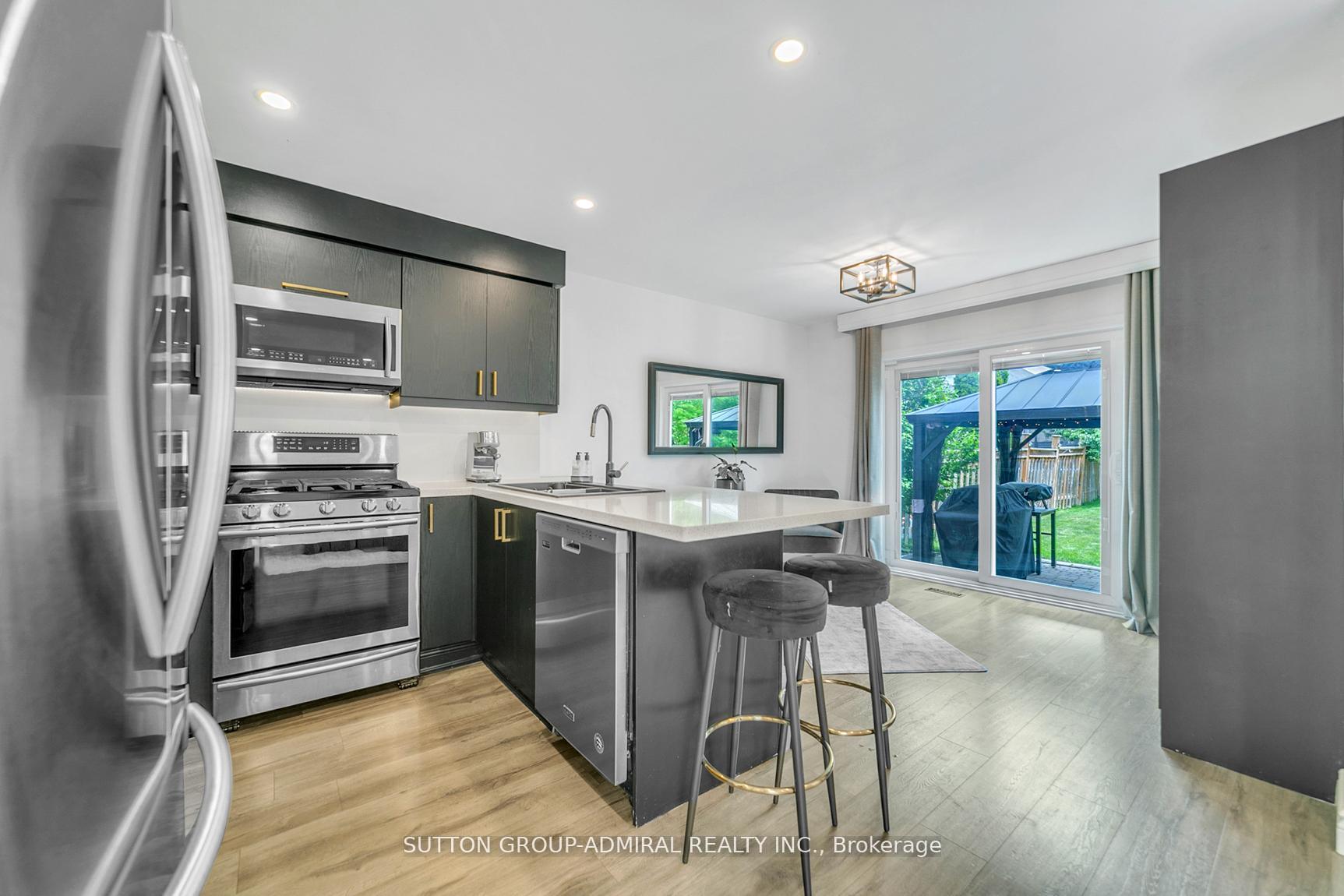 Photo 12 of 235 Conover Avenue, Aurora, Bayview Northeast — HOMEH