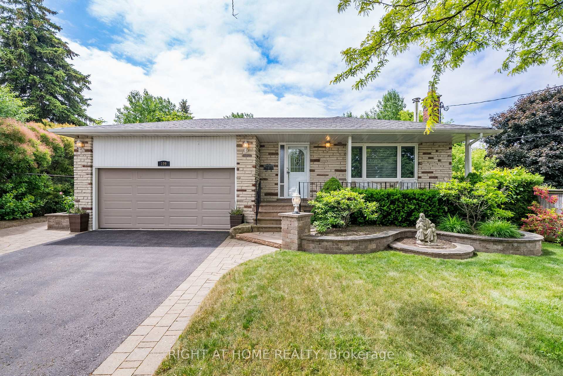 Photo 1 of 109 Crawforth Street, Whitby, Blue Grass Meadows — HOMEH