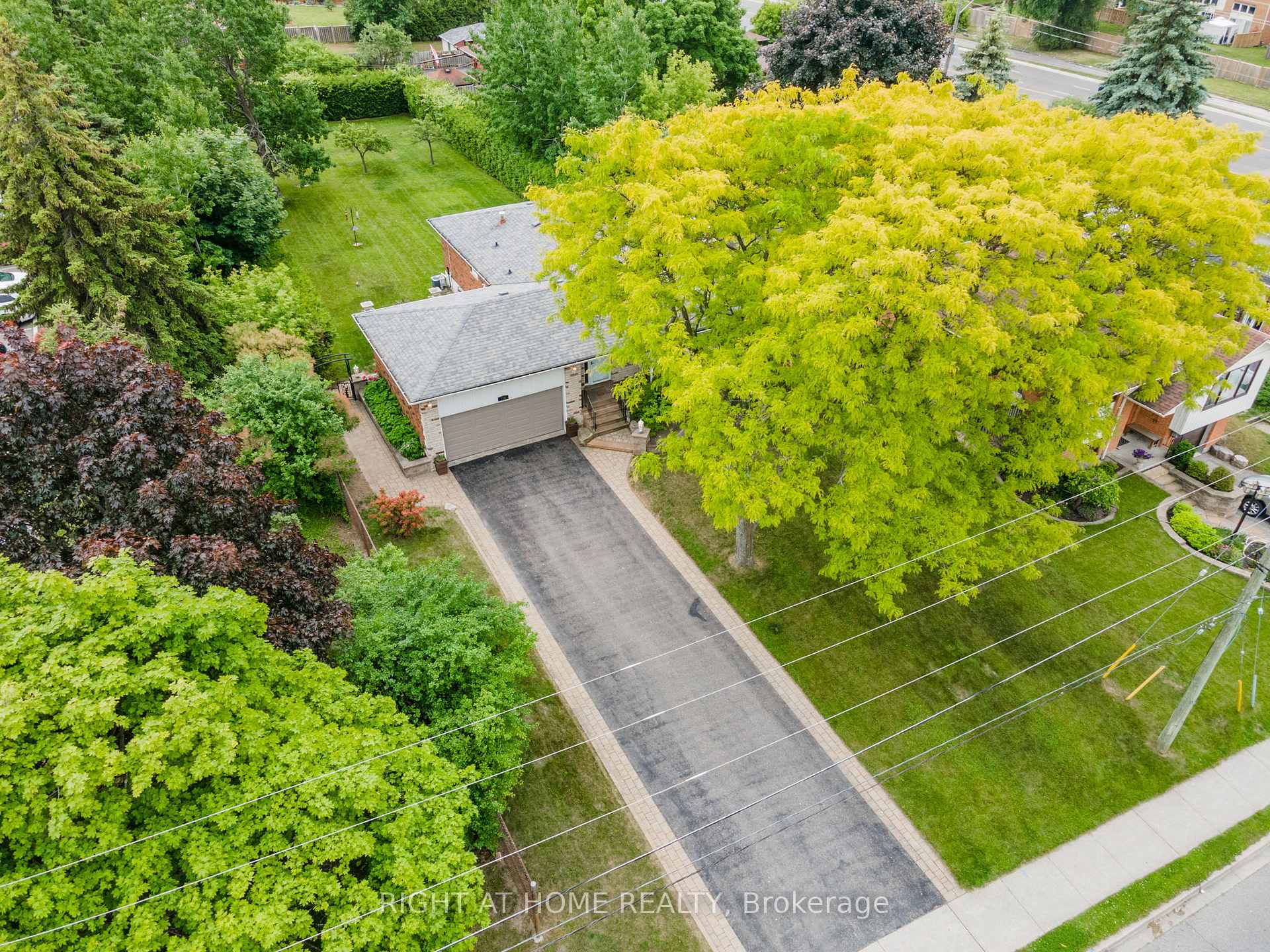 Photo 2 of 109 Crawforth Street, Whitby, Blue Grass Meadows — HOMEH