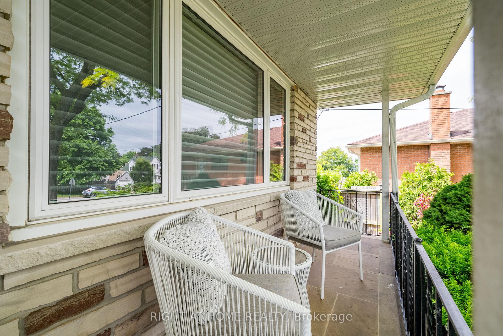 Photo 4 of 109 Crawforth Street, Whitby, Blue Grass Meadows — HOMEH