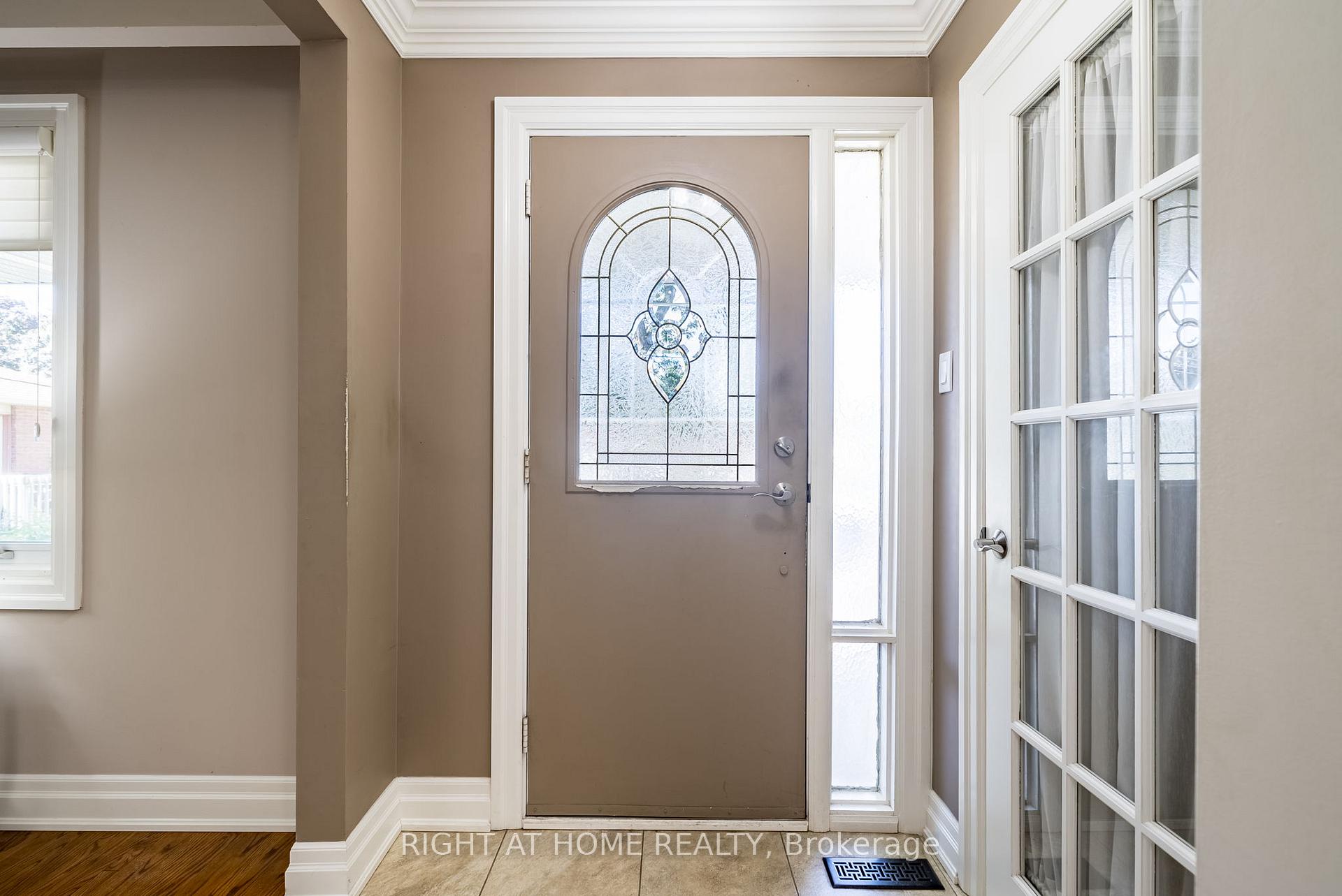 Photo 5 of 109 Crawforth Street, Whitby, Blue Grass Meadows — HOMEH