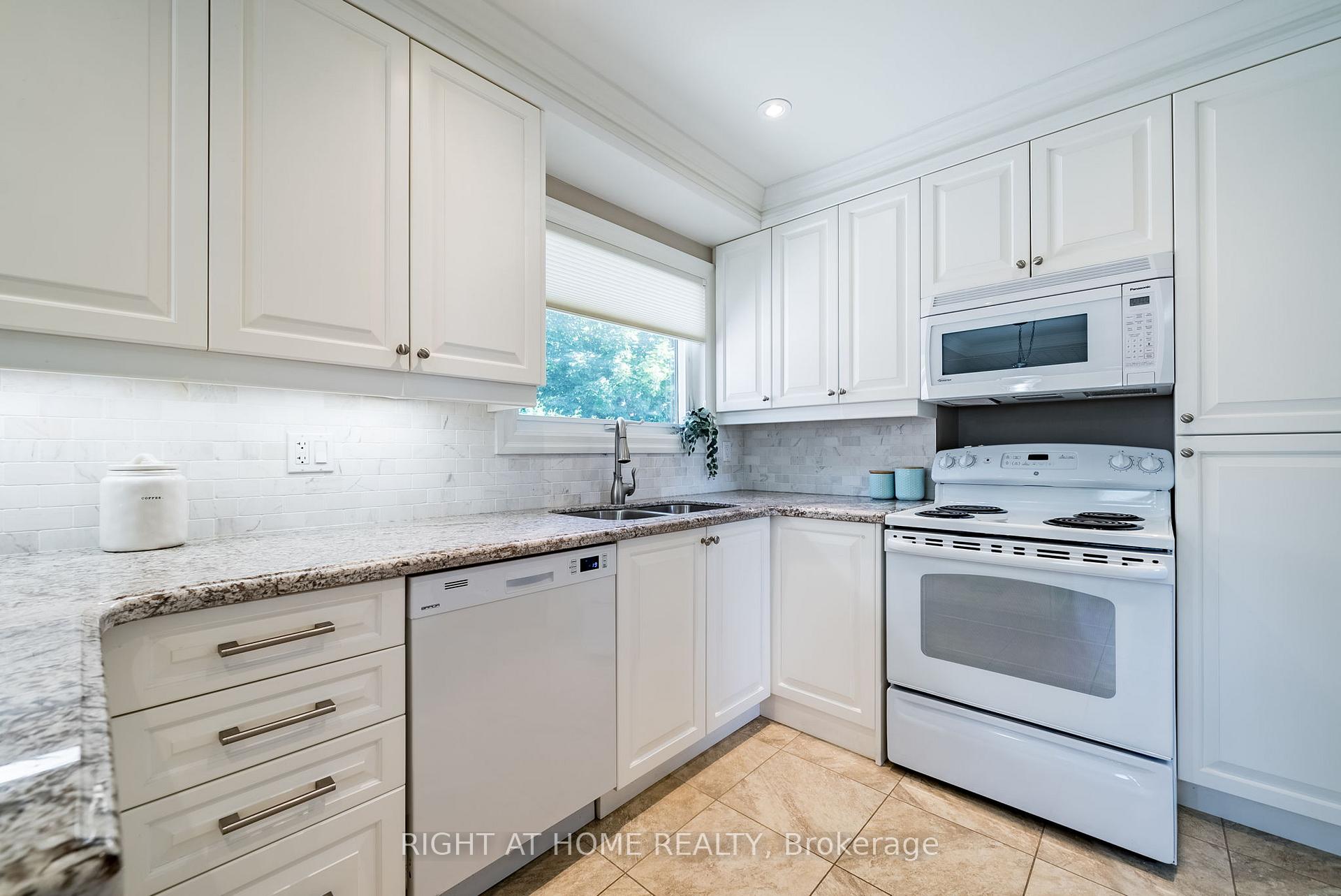 Photo 7 of 109 Crawforth Street, Whitby, Blue Grass Meadows — HOMEH