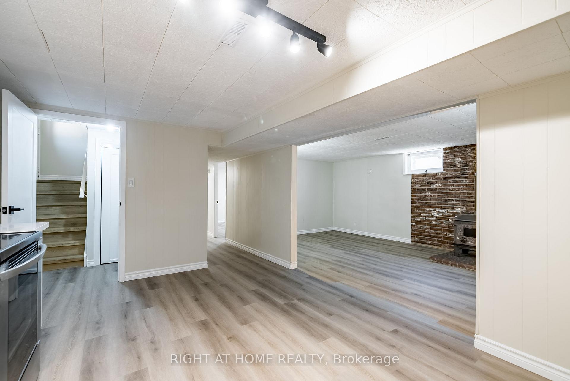 Photo 25 of 109 Crawforth Street, Whitby, Blue Grass Meadows — HOMEH