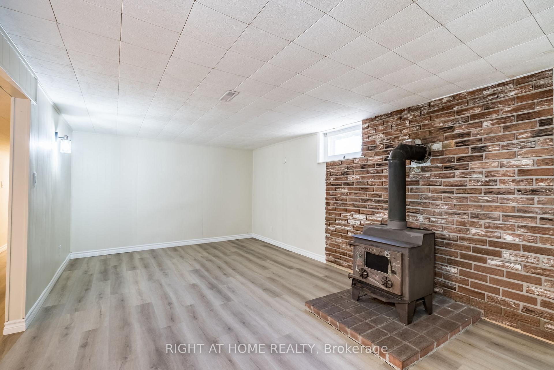 Photo 26 of 109 Crawforth Street, Whitby, Blue Grass Meadows — HOMEH