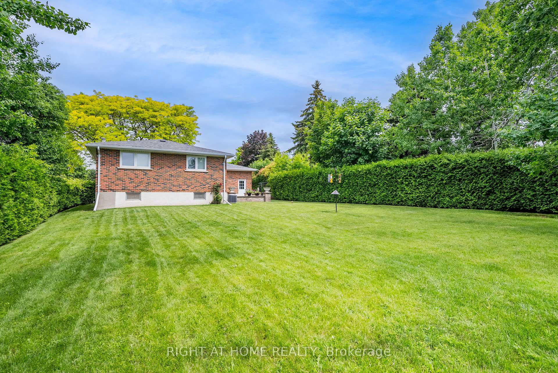 Photo 37 of 109 Crawforth Street, Whitby, Blue Grass Meadows — HOMEH