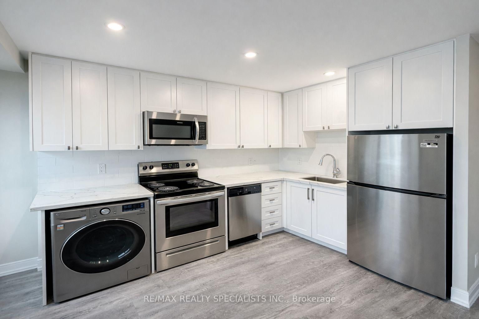 Photo 6 of Unit 505, 118 Tyndall Ave, Toronto, South Parkdale — HOMEH