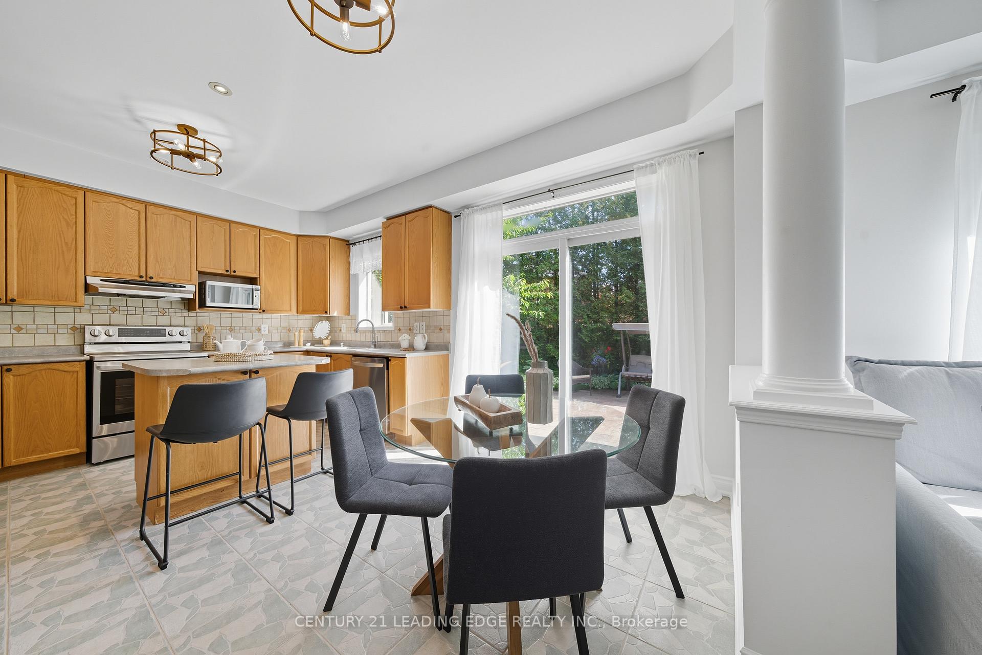 Photo 17 of 61 Scadding Avenue, Whitby, Port Whitby — HOMEH