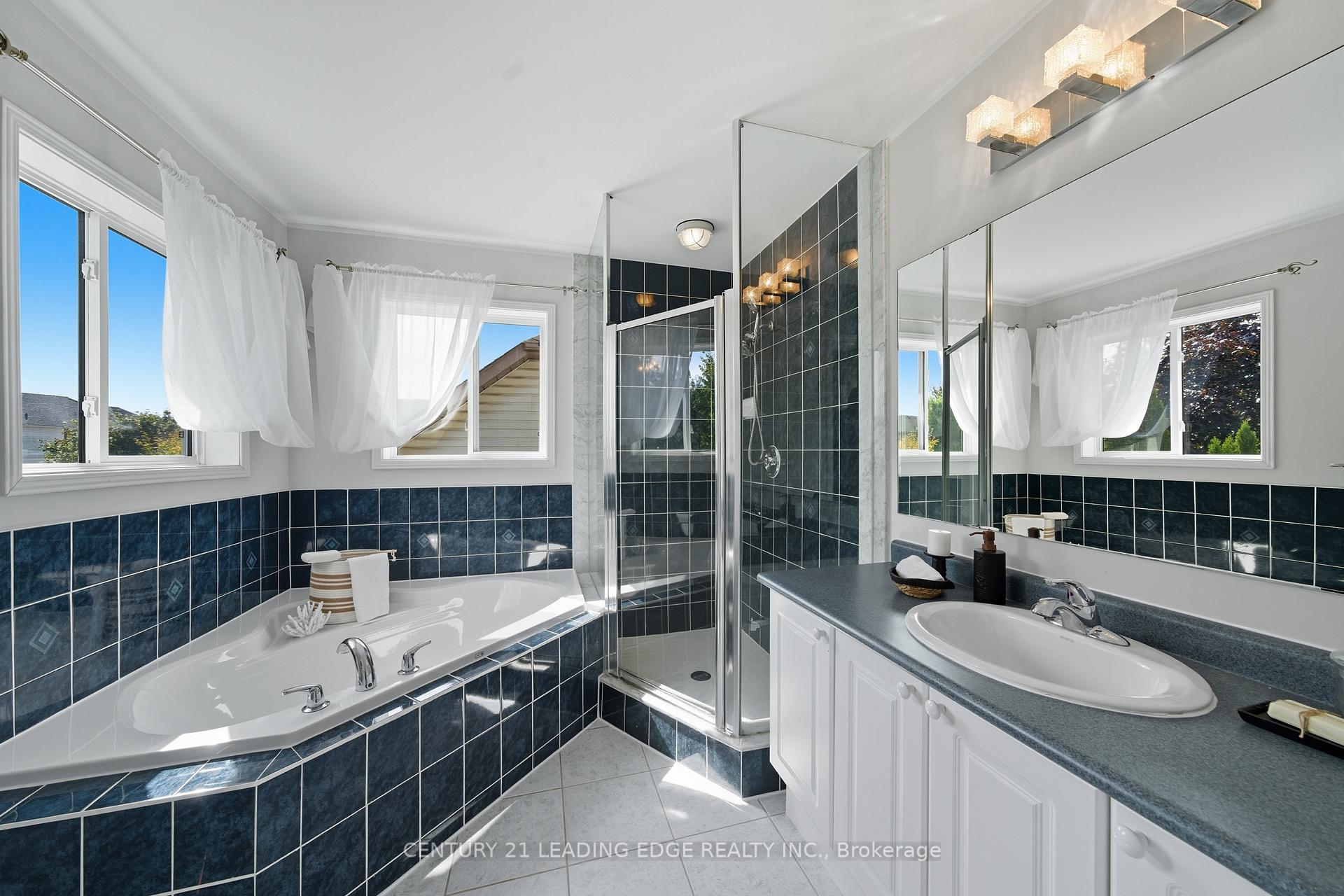 Photo 25 of 61 Scadding Avenue, Whitby, Port Whitby — HOMEH