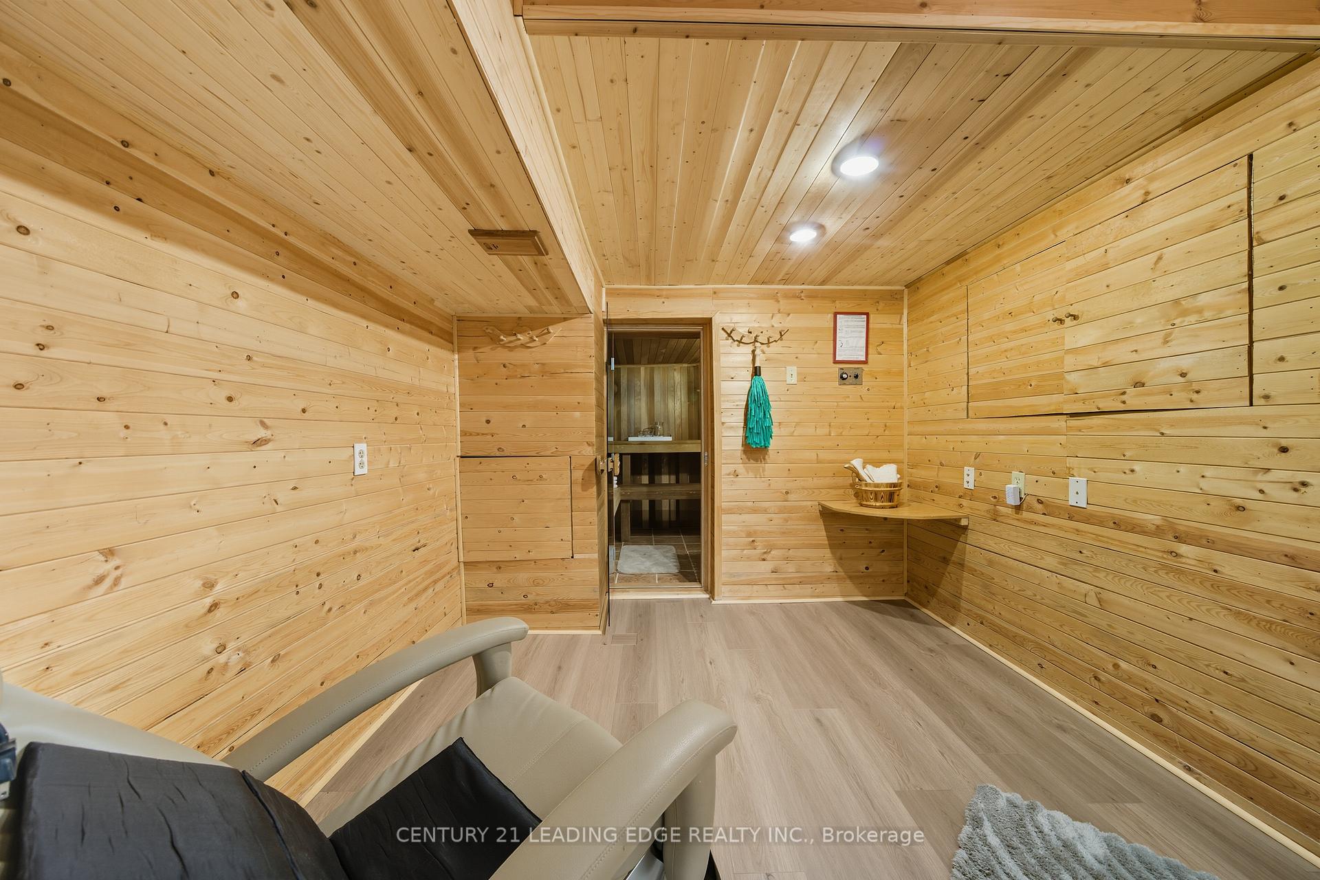 Photo 36 of 61 Scadding Avenue, Whitby, Port Whitby — HOMEH