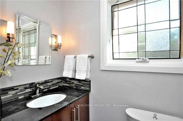 Photo 6 of 71 Stoddart Drive, Aurora, Aurora Highlands — HOMEH