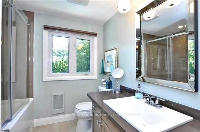 Photo 15 of 71 Stoddart Drive, Aurora, Aurora Highlands — HOMEH