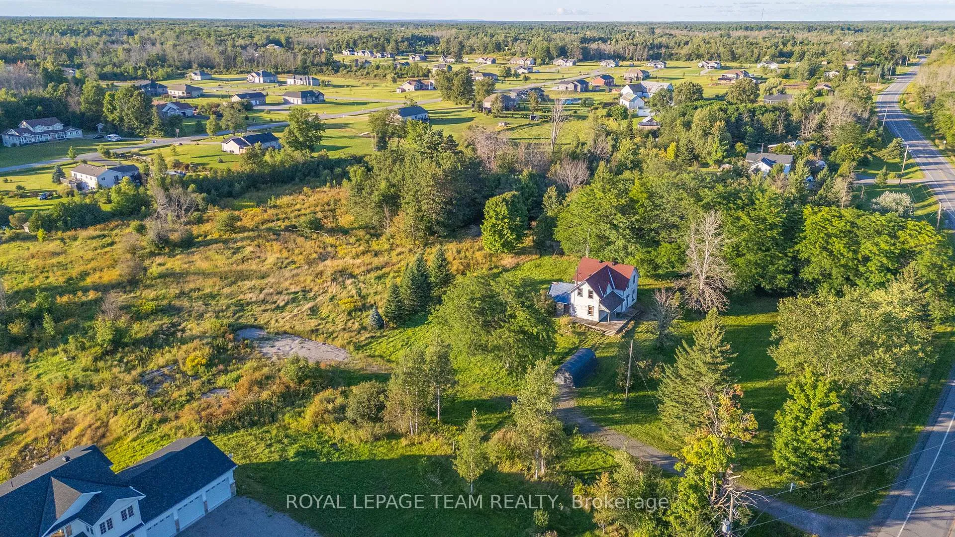 Photo of 1102 Perth Road N