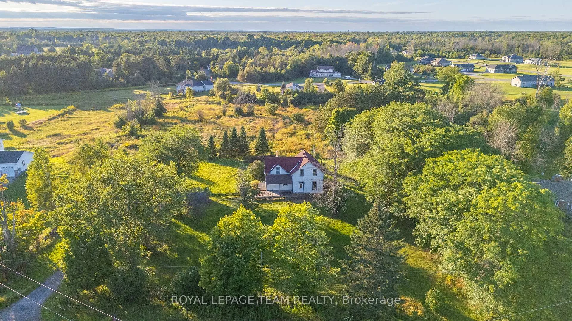 Photo 2 of 1102 Perth Road N, Beckwith, Beckwith Twp — HOMEH