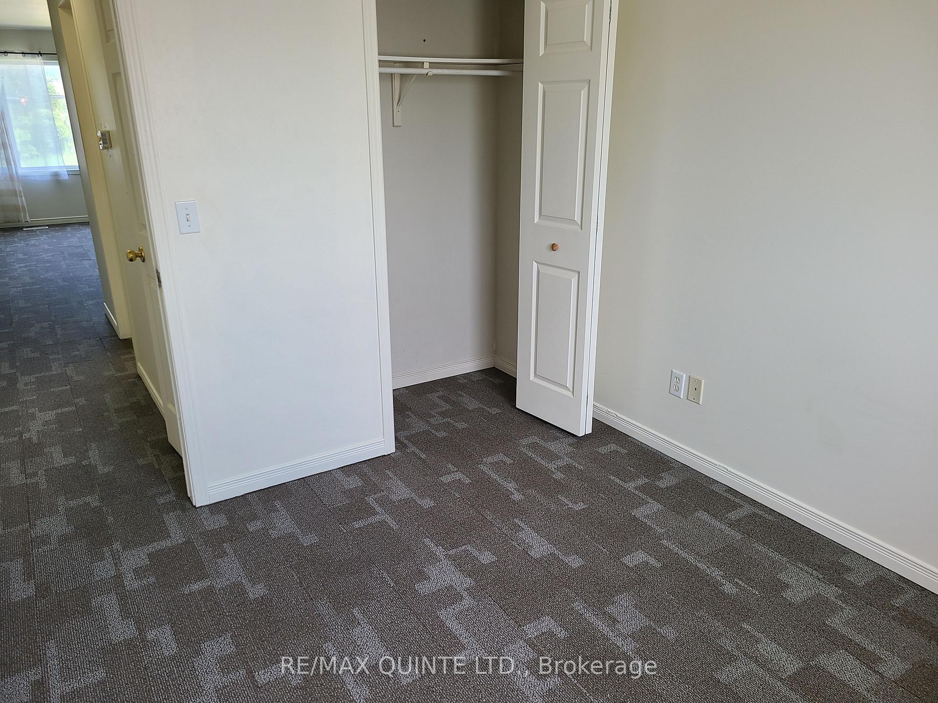 Photo 5 of 335 Moira Street W, Belleville, Belleville Ward — HOMEH