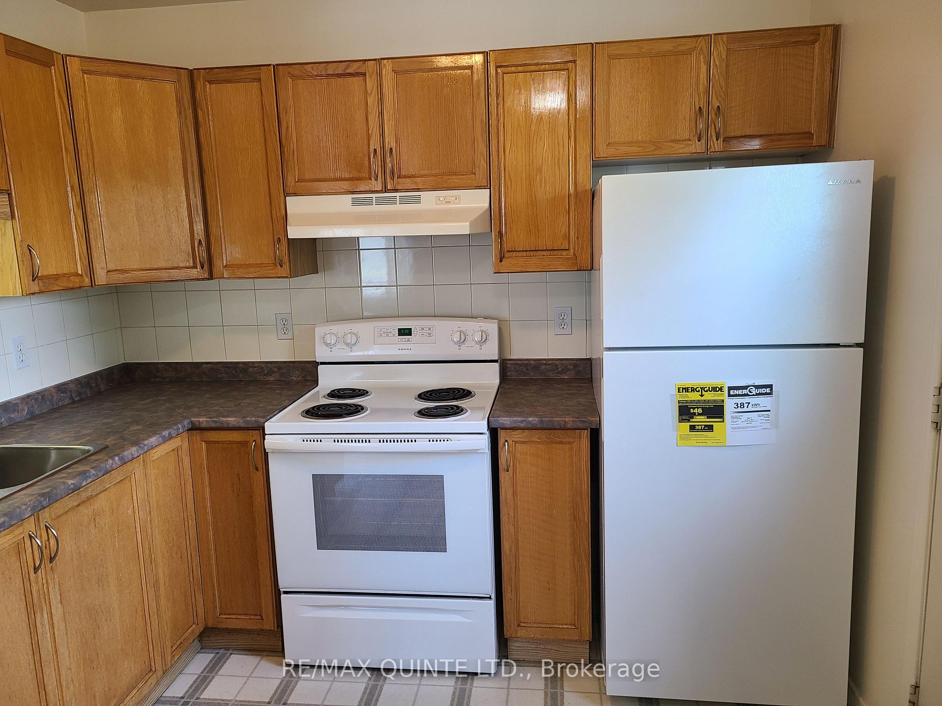 Photo 3 of 335 Moira Street W, Belleville, Belleville Ward — HOMEH