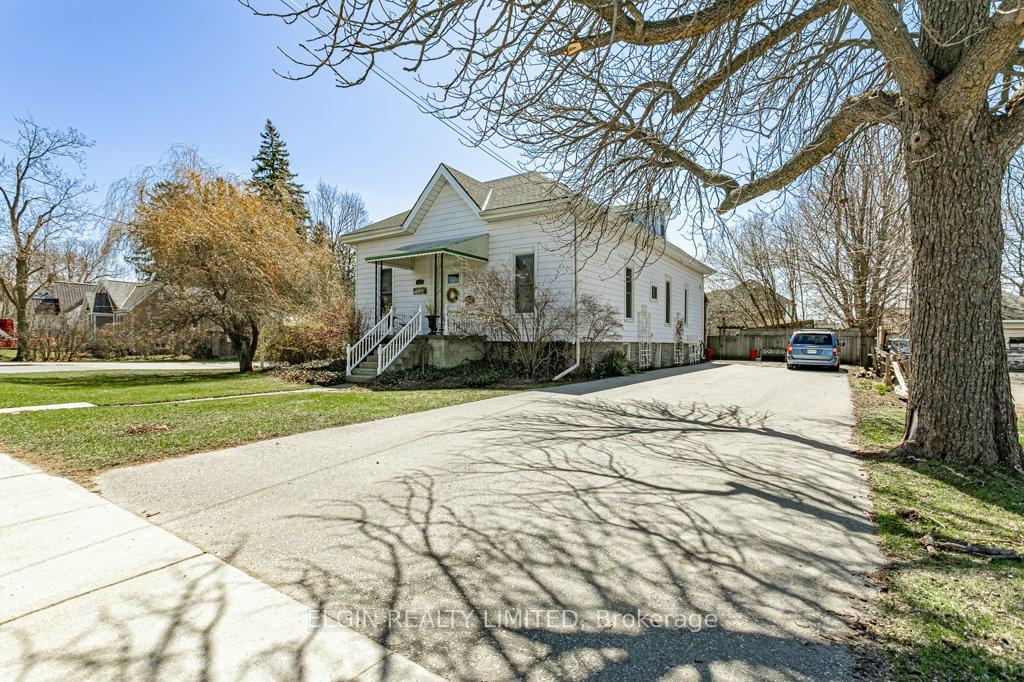 Front of 474 Talbot Street W