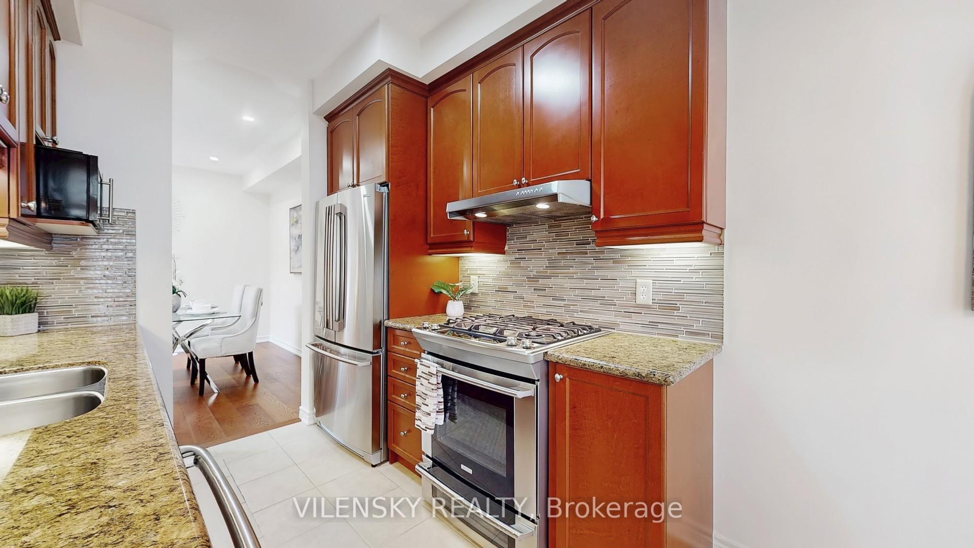 Photo 8 of 29 Elihof Drive, Vaughan, Patterson — HOMEH