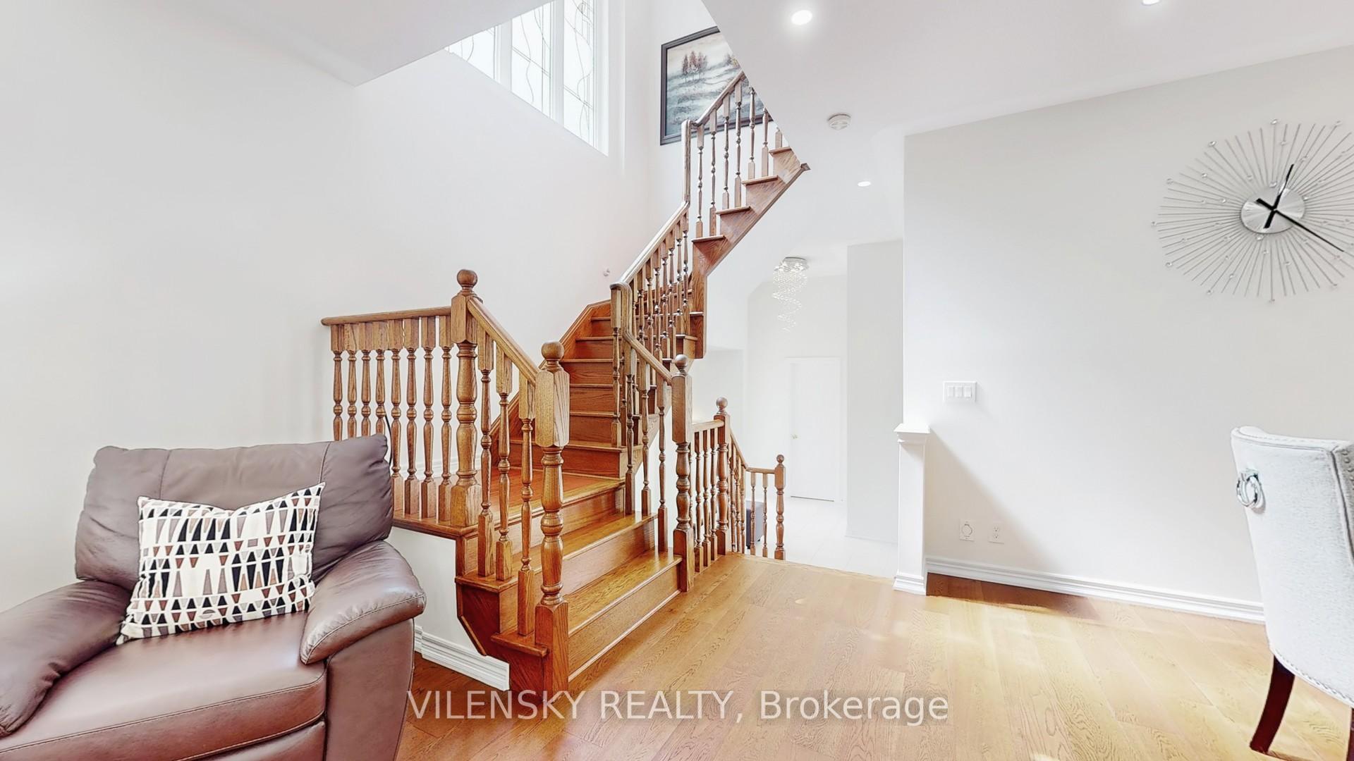 Photo 11 of 29 Elihof Drive, Vaughan, Patterson — HOMEH