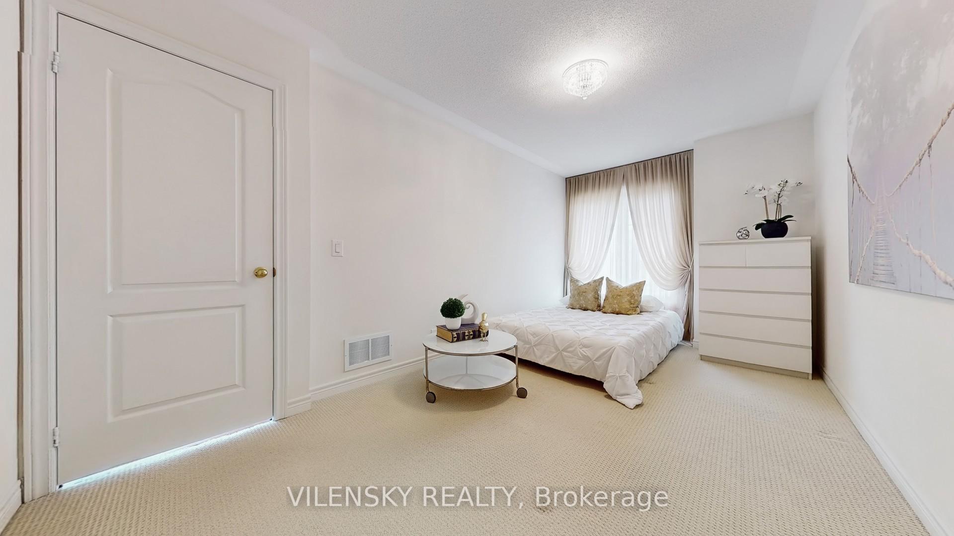 Photo 15 of 29 Elihof Drive, Vaughan, Patterson — HOMEH