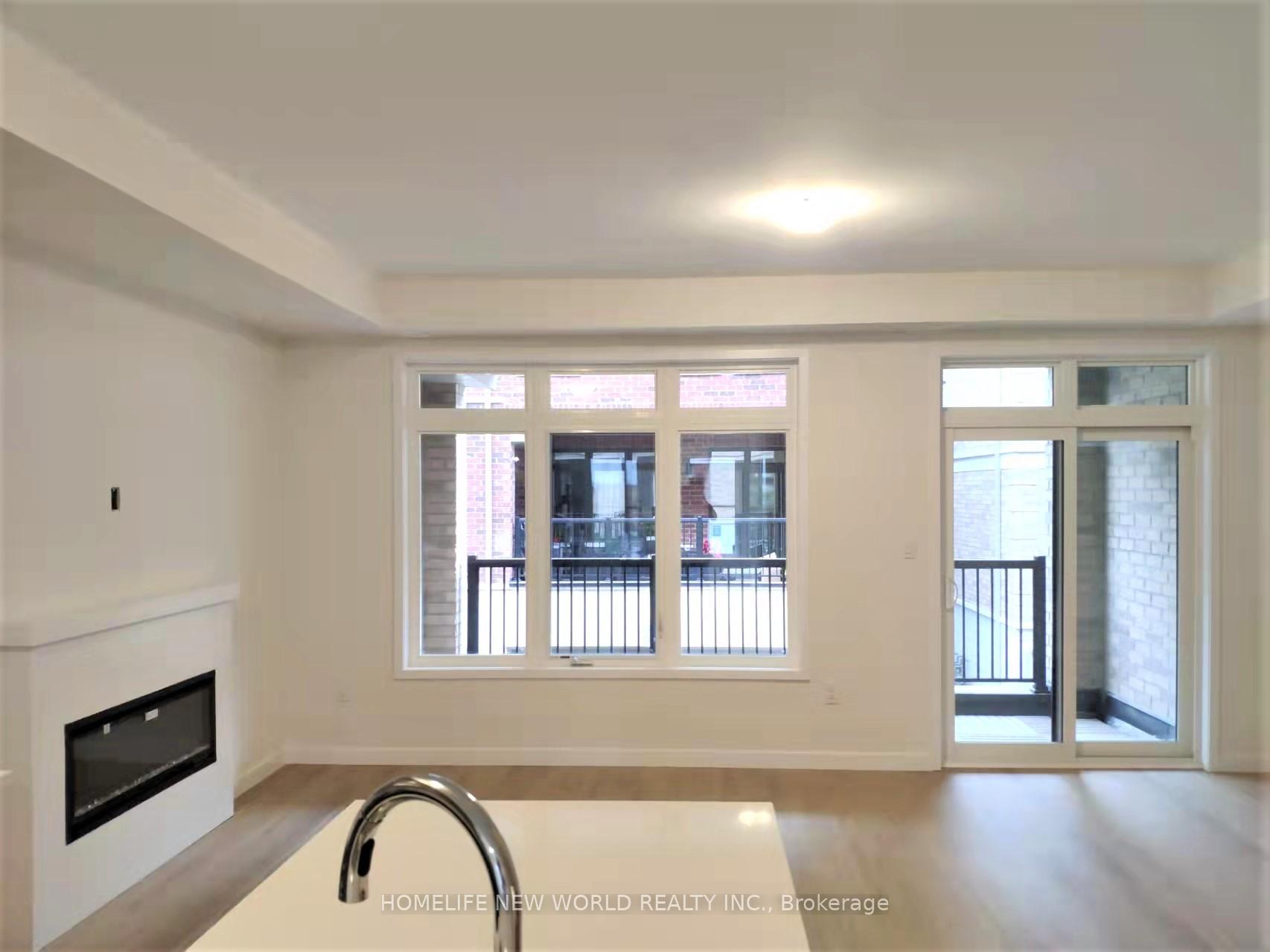 Photo 10 of 63 Seacoasts Circle, Vaughan, Maple — HOMEH