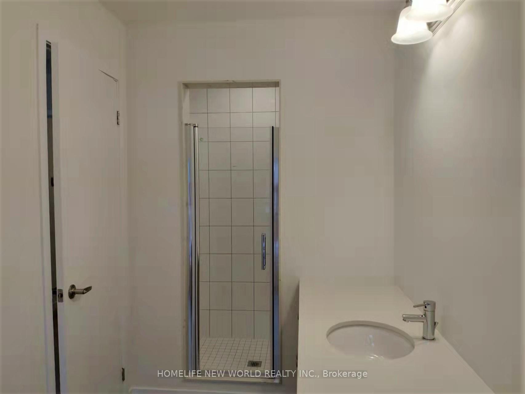 Photo 13 of 63 Seacoasts Circle, Vaughan, Maple — HOMEH