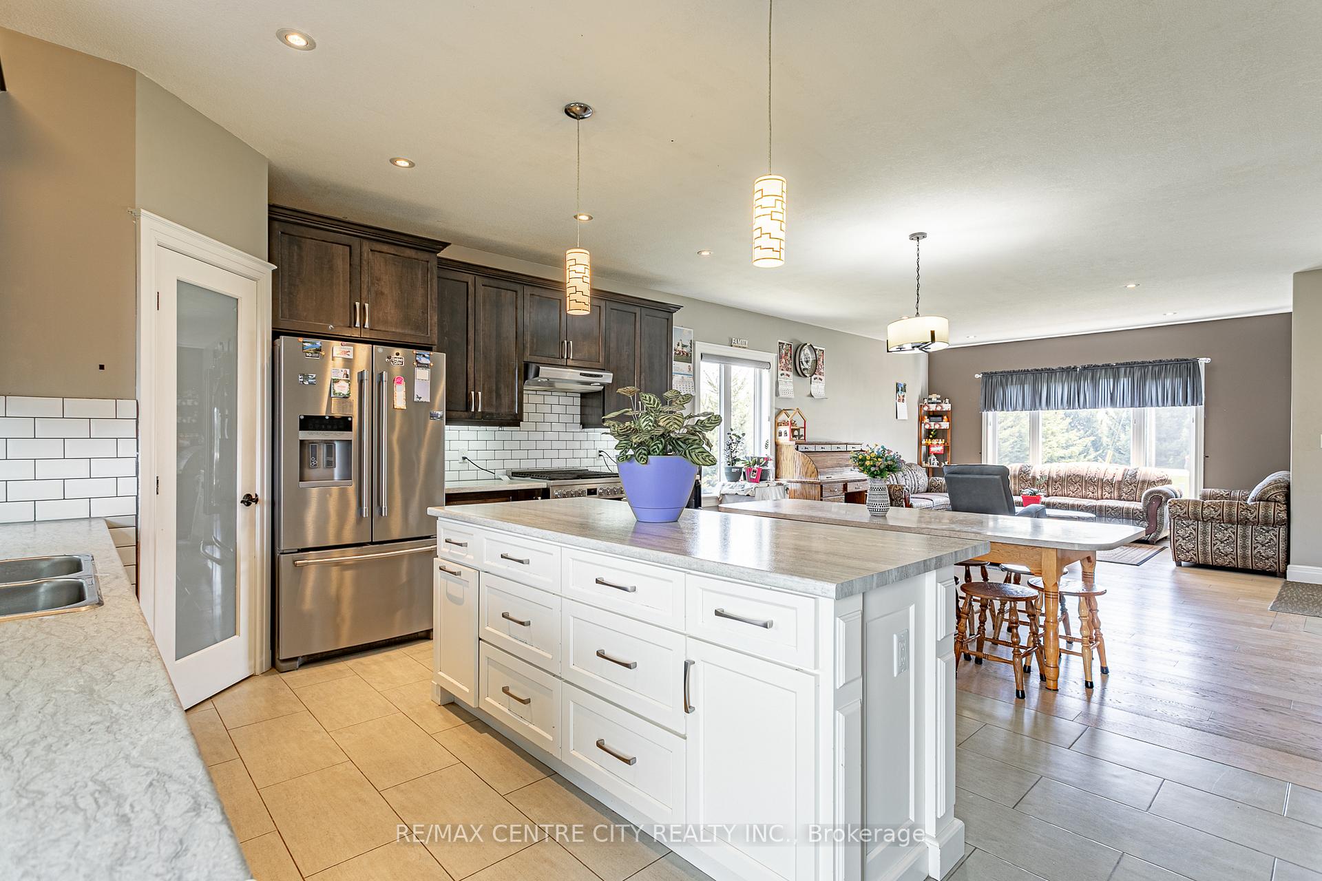 Photo 10 of 53672 Heritage Line E, Bayham, Richmond — HOMEH