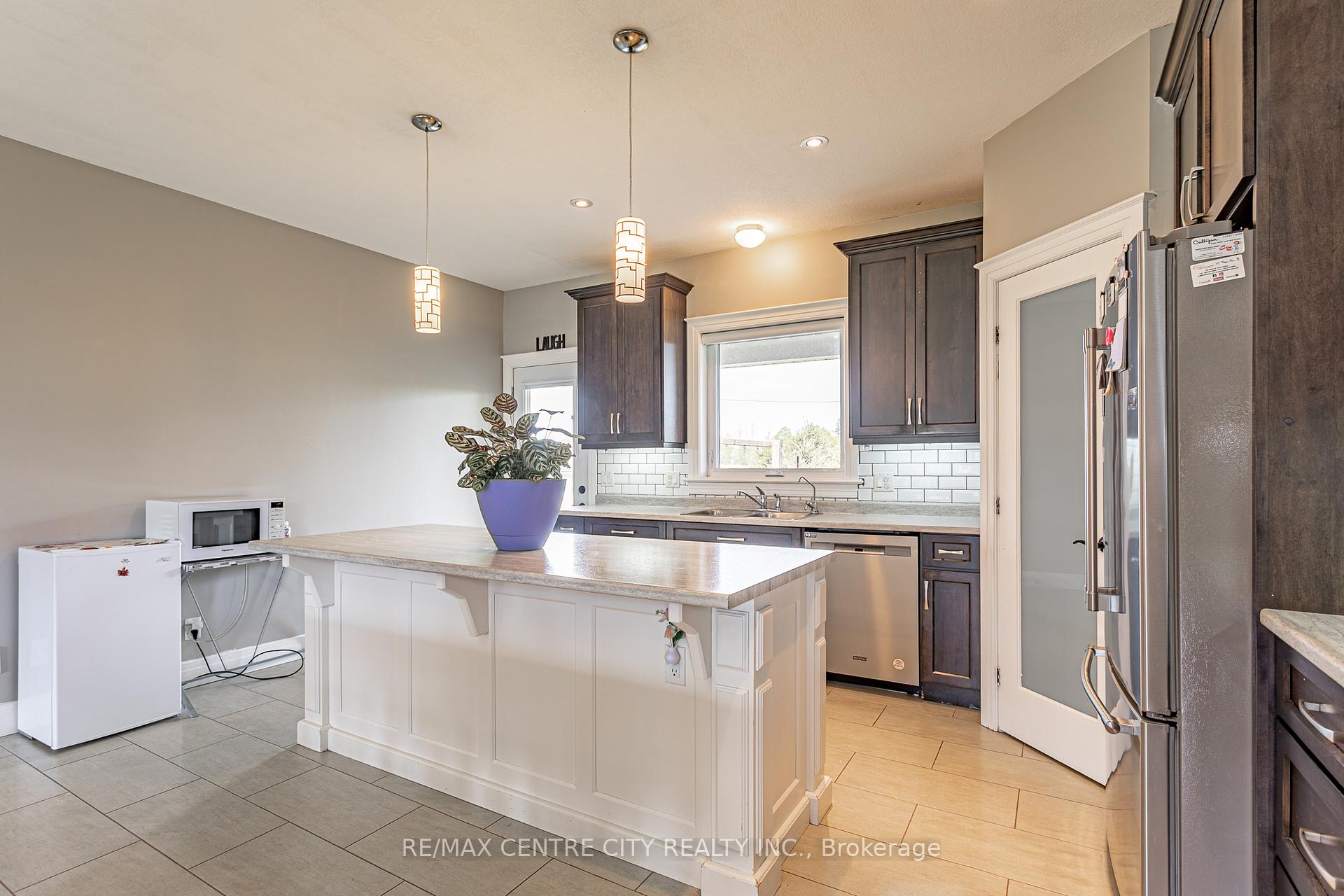 Photo 12 of 53672 Heritage Line E, Bayham, Richmond — HOMEH