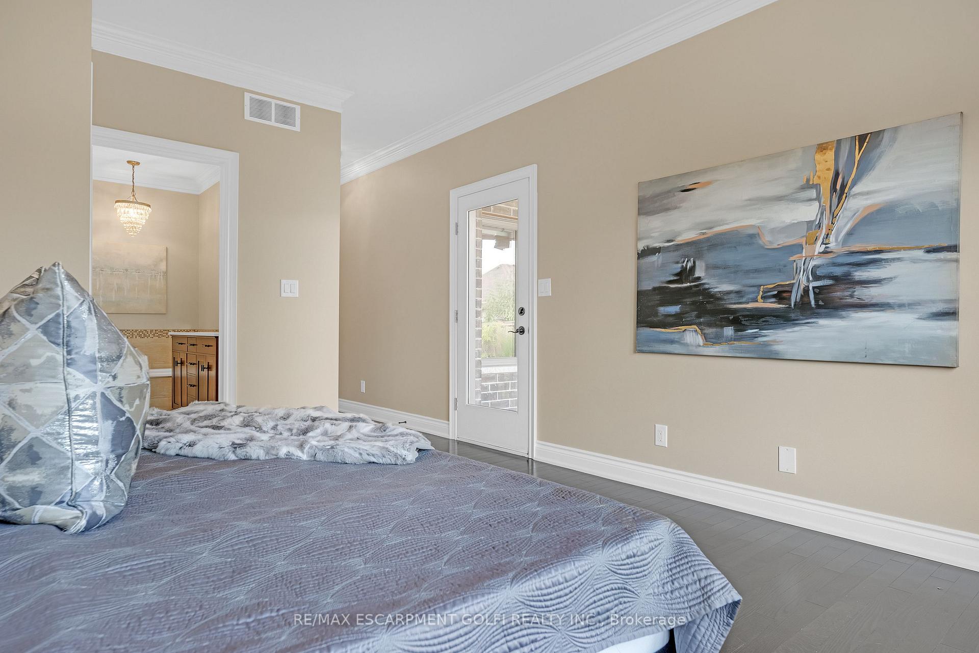Photo 15 of 140 Creekside Drive, Welland, Coyle Creek — HOMEH
