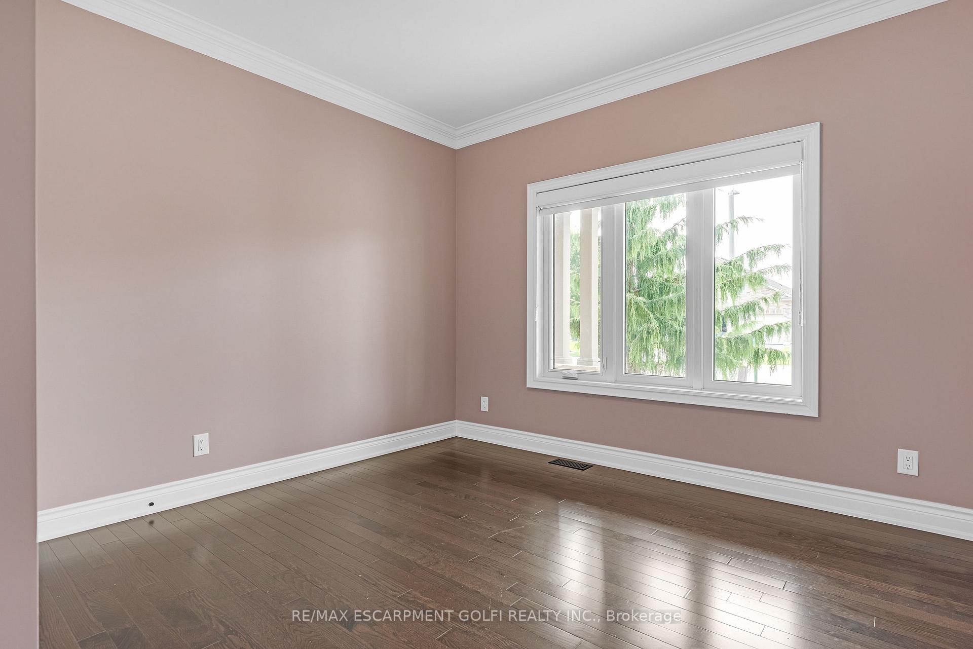 Photo 18 of 140 Creekside Drive, Welland, Coyle Creek — HOMEH