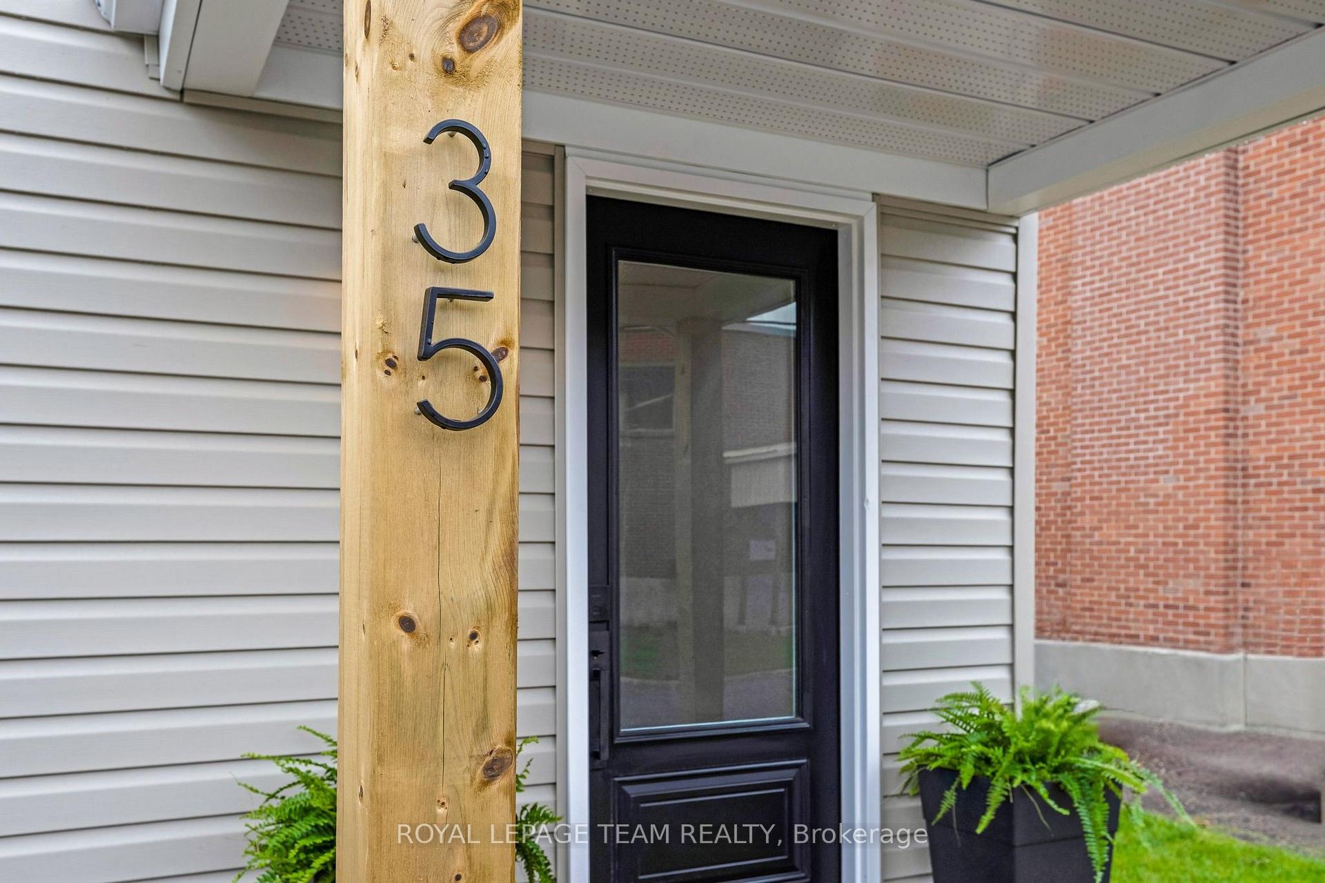 Photo 2 of 35 Edward Street S, Arnprior — HOMEH