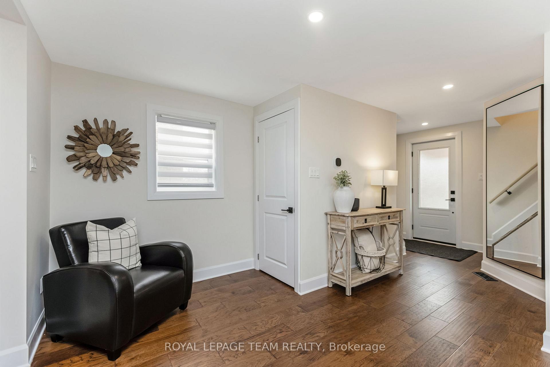 Photo 7 of 35 Edward Street S, Arnprior — HOMEH