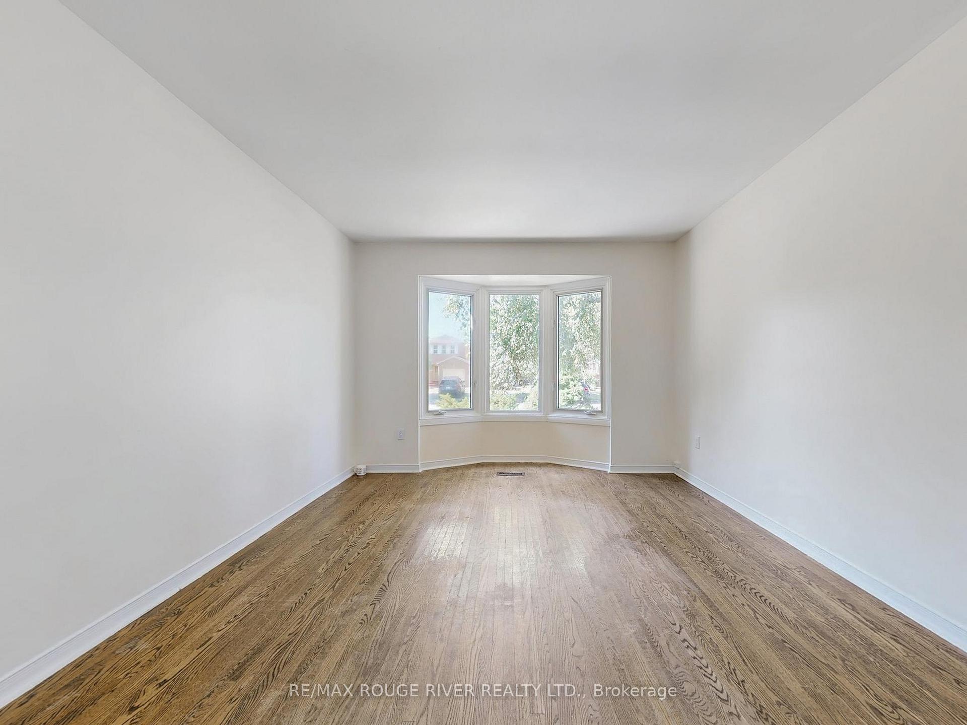 Photo 5 of 31 Delaney Drive, Ajax, Central West — HOMEH