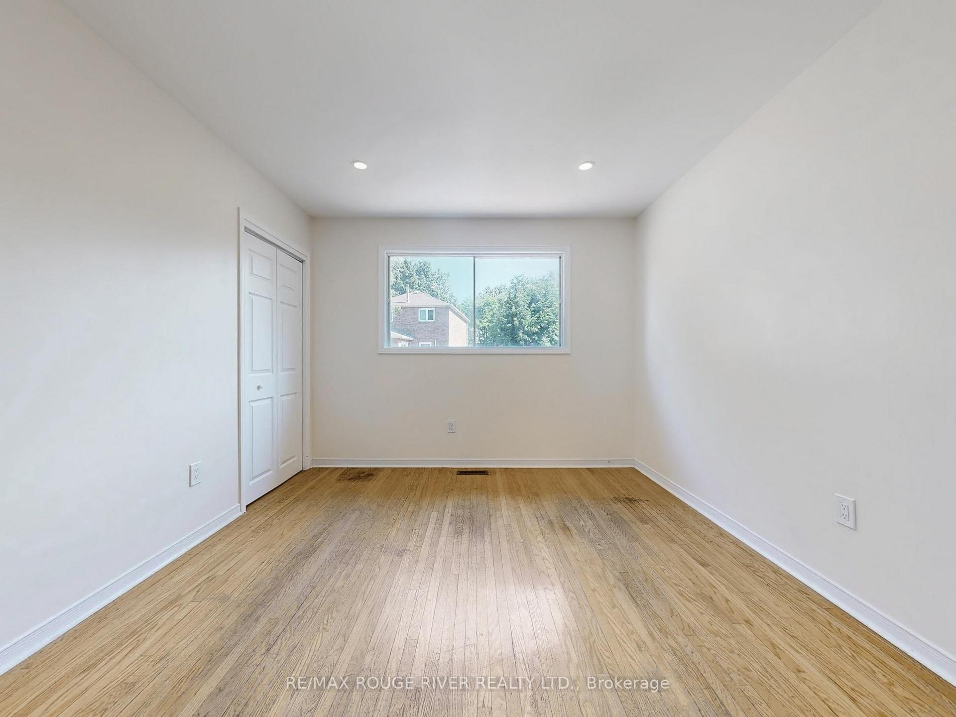 Photo 10 of 31 Delaney Drive, Ajax, Central West — HOMEH