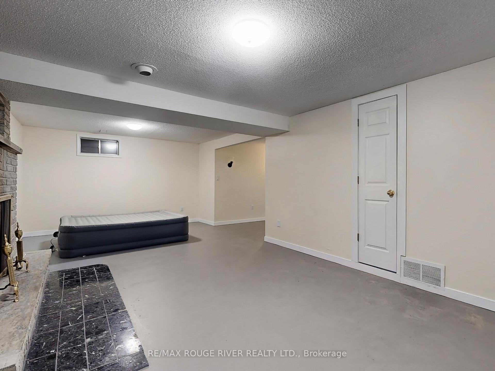 Photo 16 of 31 Delaney Drive, Ajax, Central West — HOMEH