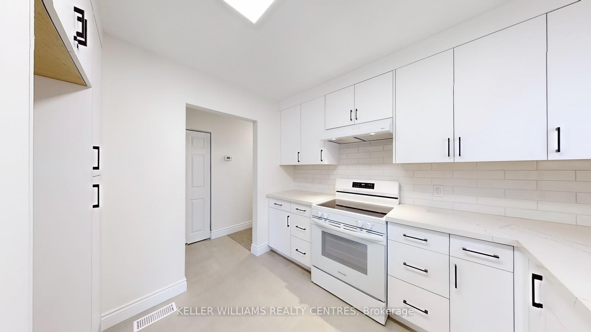 Photo 9 of 14 Algonquin Crescent, Aurora, Aurora Heights — HOMEH