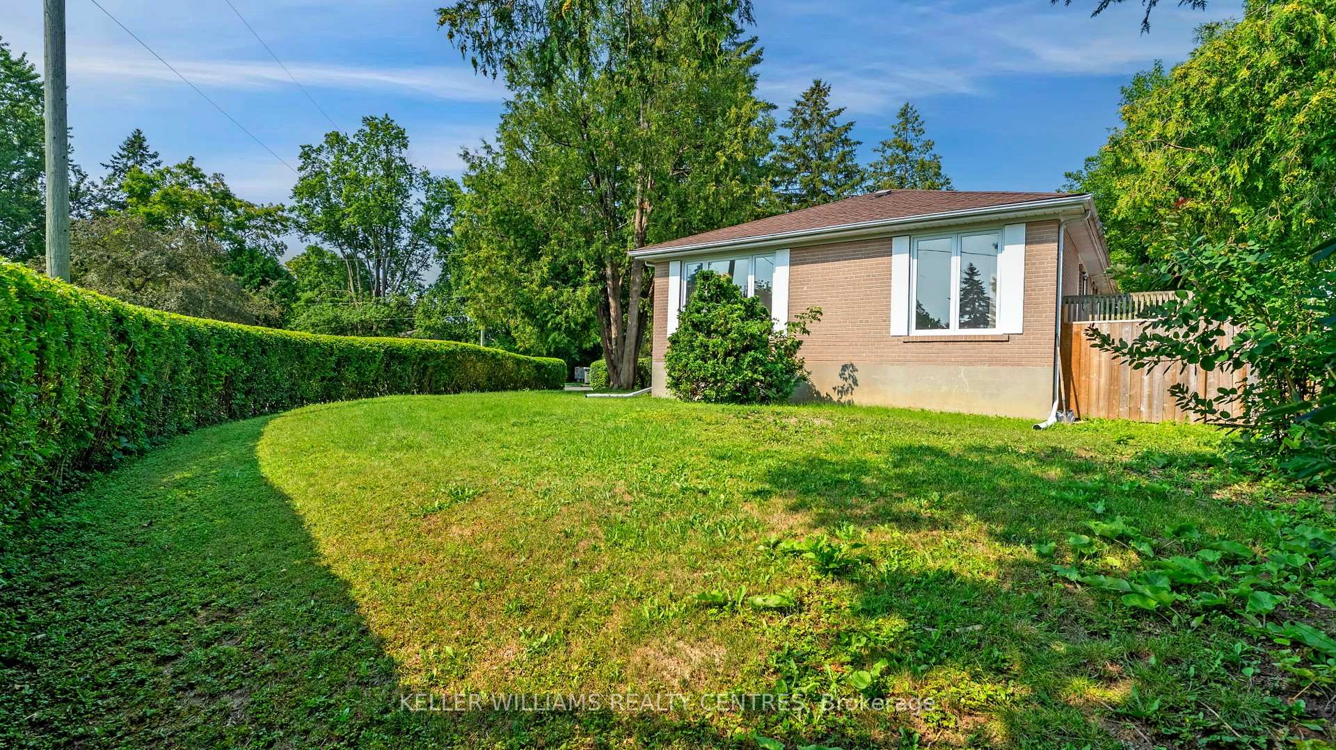 Photo 23 of 14 Algonquin Crescent, Aurora, Aurora Heights — HOMEH